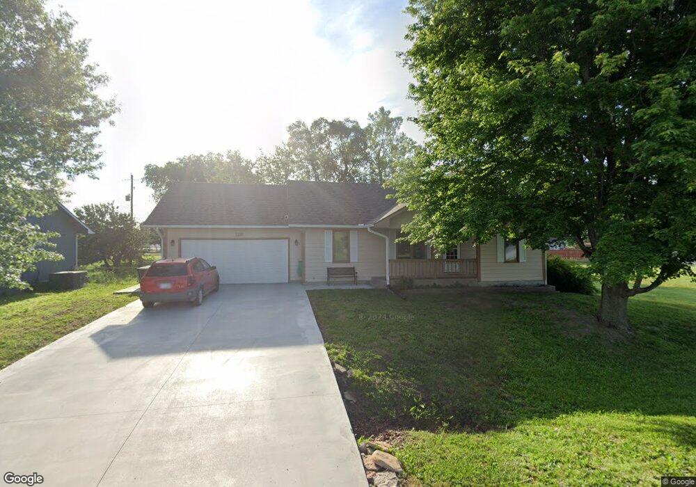 126 Sunset Ln, Maple Hill, KS 66507 - photo 1