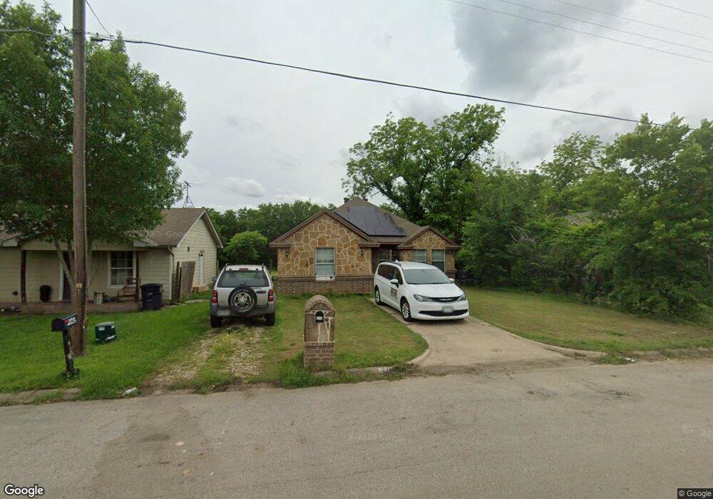 225 Huron St, Cleburne, TX 76031 - photo 1