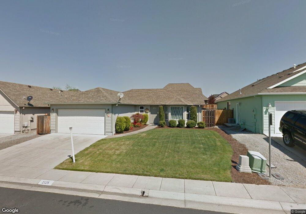 2125 Walnut Grove Ln, Central Point, OR 97502 - photo 1