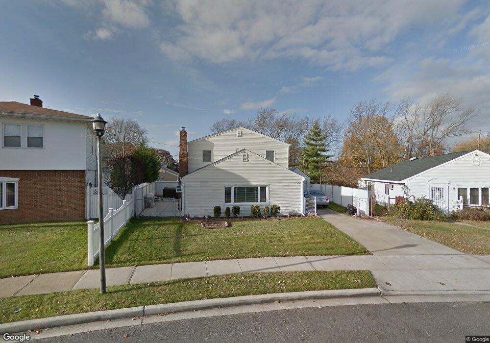 475 Sunnybrook Dr, Oceanside, NY 11572 - photo 1