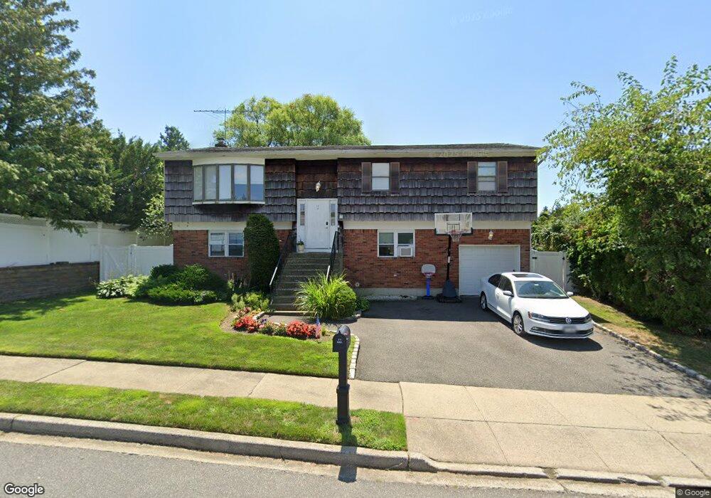 14 Fams Dr, Plainview, NY 11803 - photo 1