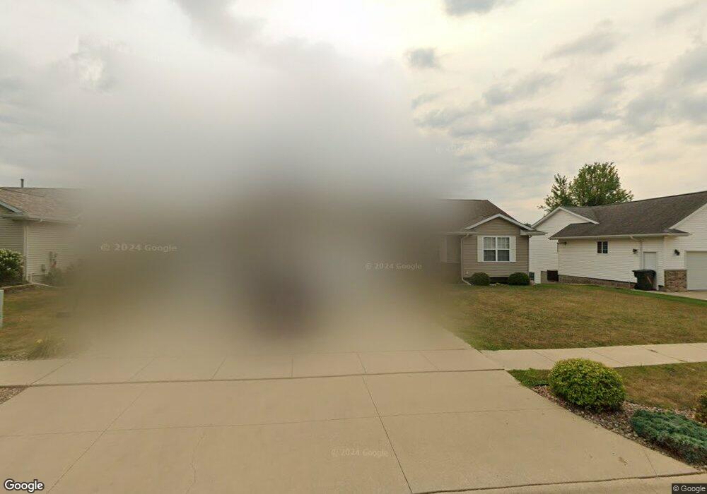 3613 Big Horn Rd SW, Cedar Rapids, IA 52404 - photo 1