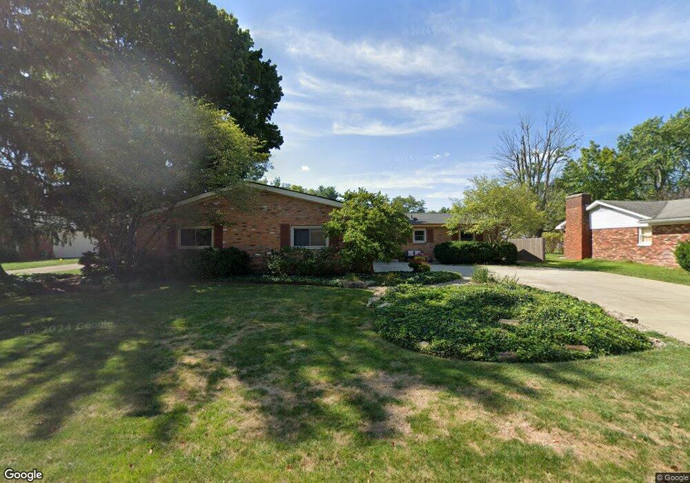 1501 Crescent Dr, Columbus, IN 47203 - photo 1