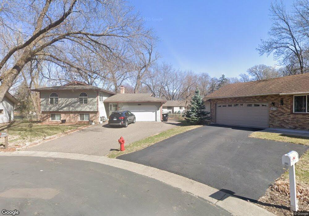 6865 Oakview Ln N, Maple Grove, MN 55369 - photo 1