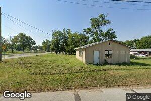 864 E 3rd St, Carthage, MO 64836