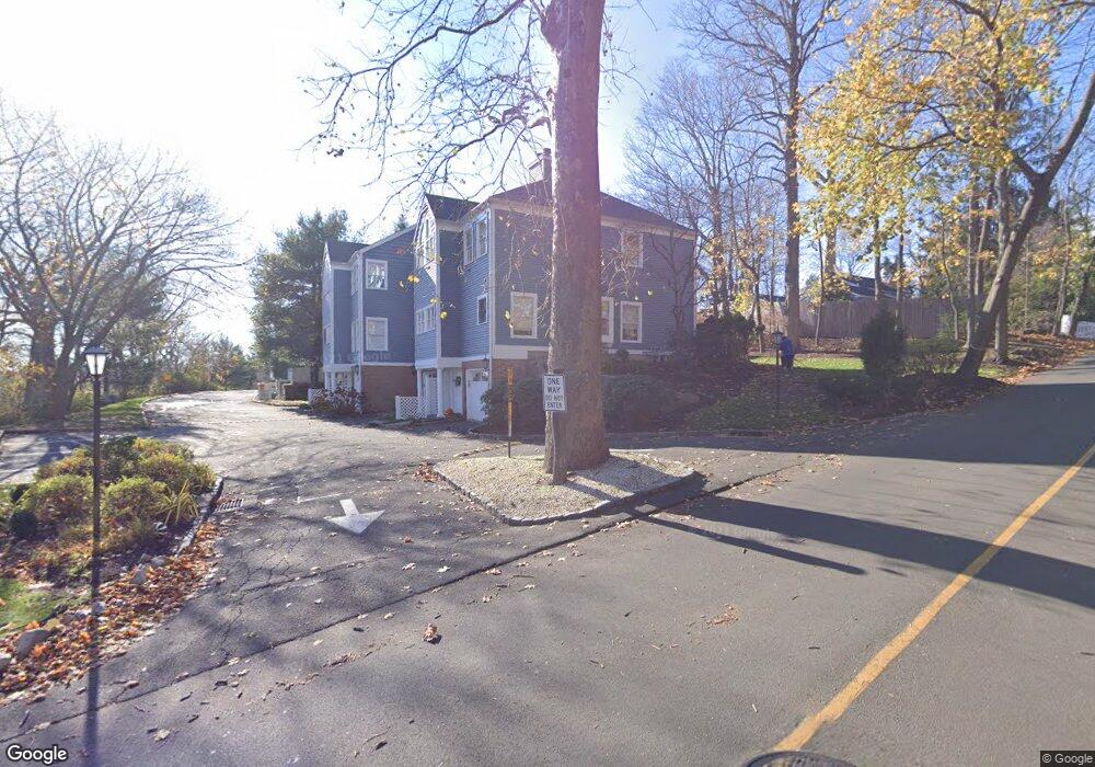 9B Ludlow Rd unit 9B, Westport, CT 06880 - photo 1