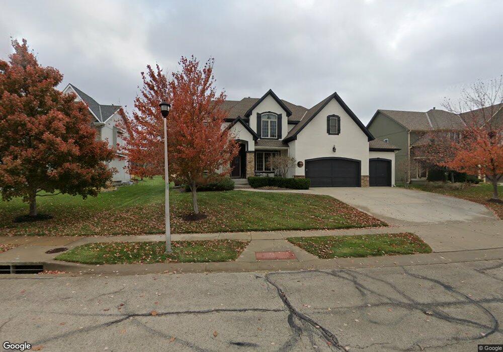 5903 Mccoy St, Shawnee, KS 66226 - photo 1