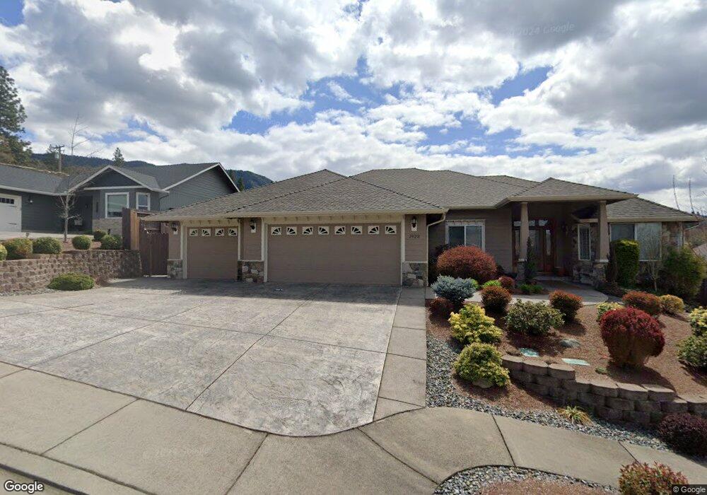 1923 Harpazo Ln, Grants Pass, OR 97527 - photo 1