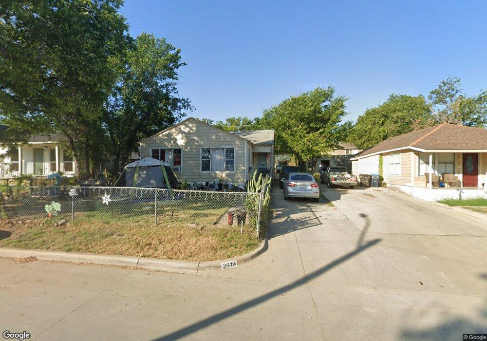 2919 NW Loraine St, Fort Worth, TX 76106 - photo 1