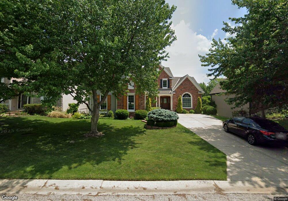 9839 Walker St, Lenexa, KS 66220 - photo 1