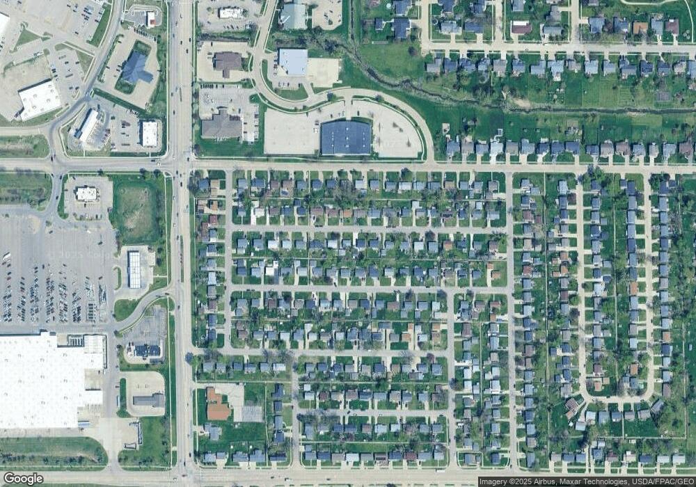 3129 Carriage Dr SW, Cedar Rapids, IA 52404 - photo 1