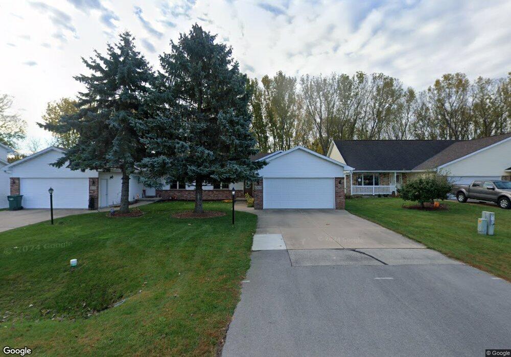 2108 N Cloudview Dr, Appleton, WI 54914 - photo 1
