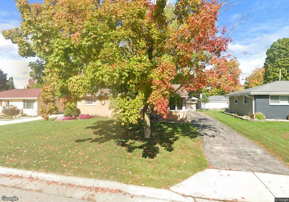 N92W17132 Roger Ave, Menomonee Falls, WI 53051 - photo 1