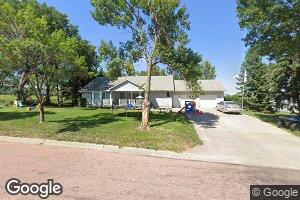 306 10th St NW, Wessington Springs, SD 57382