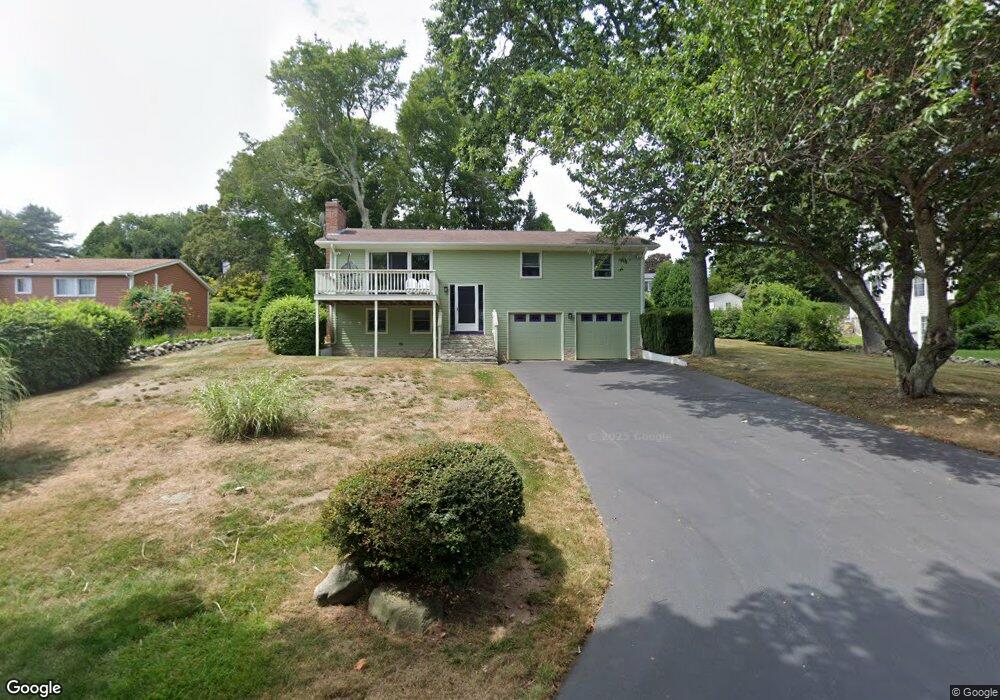 87 Crest Ave, Wakefield, RI 02879 - photo 1