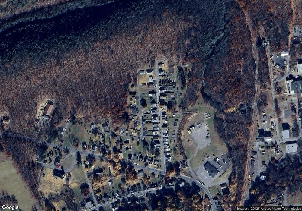 208 Lauderburn Ave, Weatherly, PA 18255 - photo 1