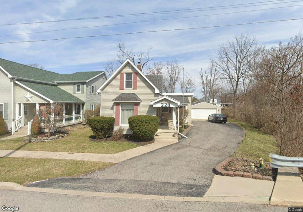 228 Santee Ave, Findlay, OH 45840 - photo 1