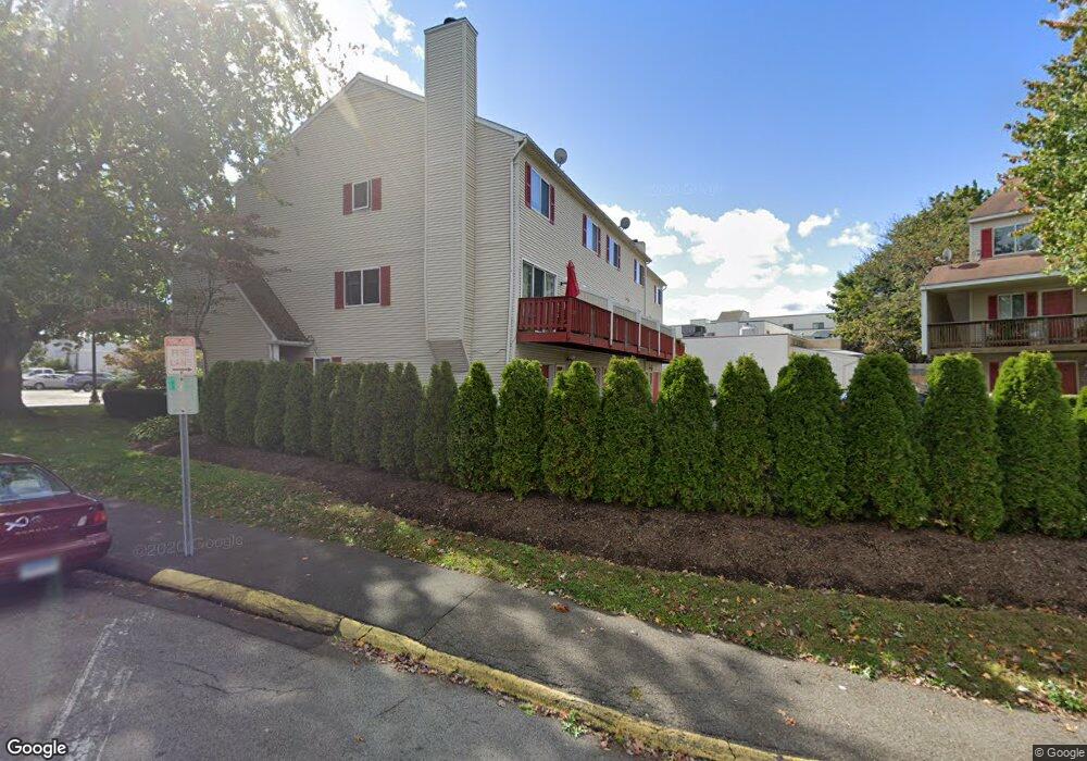 60 Crescent St unit 8, Stamford, CT 06906 - photo 1