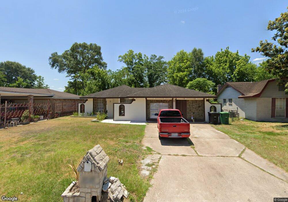 1603 Rainy River Dr, Houston, TX 77088 - photo 1