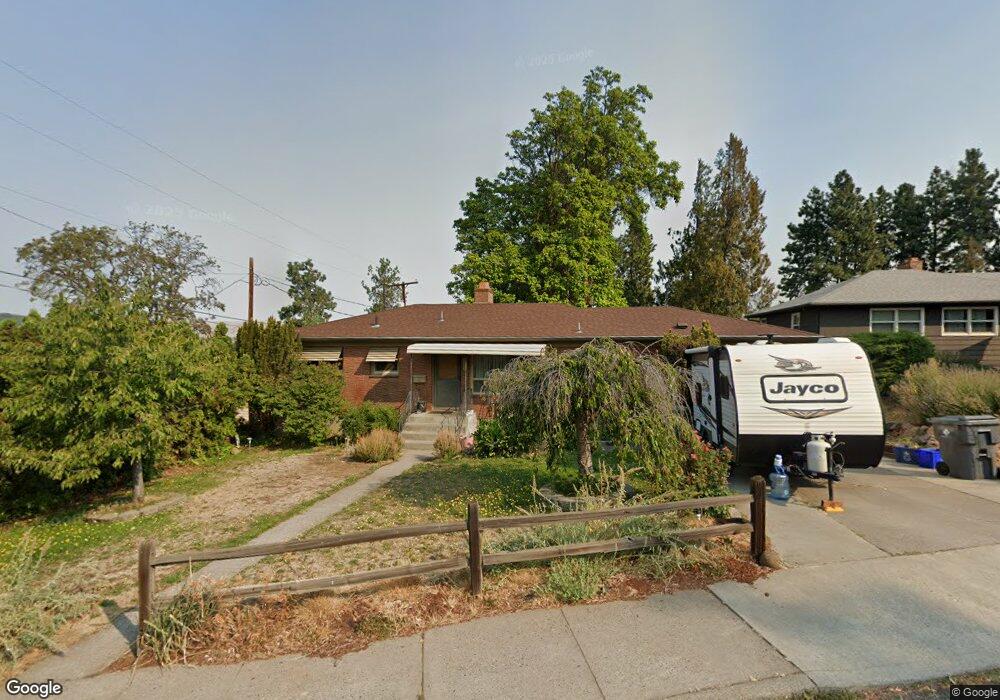 323 W 20th St, the Dalles, OR 97058 - photo 1