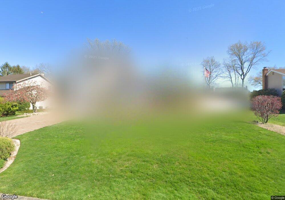 16 Long Meadow Rd, ComMacK, NY 11725 - photo 1