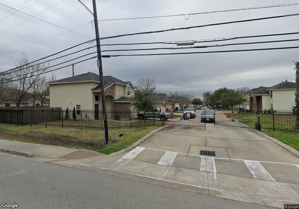 234 S Native Ln, Houston, TX 77022 - photo 1