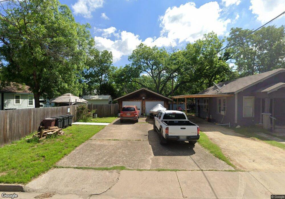 305 S Douglas Ave, Cleburne, TX 76033 - photo 1
