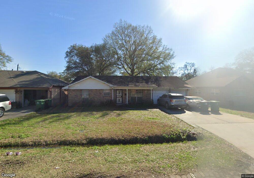 814 Hohl St, Houston, TX 77022 - photo 1