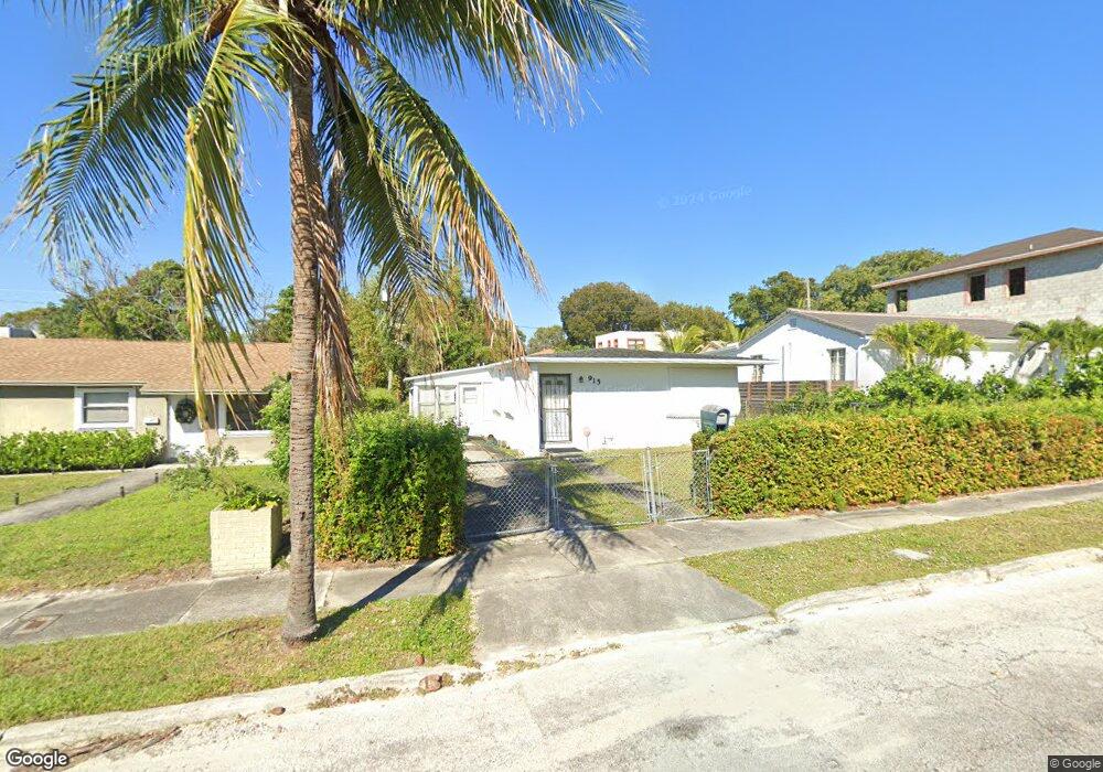 915 39th St, West Palm Beach, FL 33407 - photo 1
