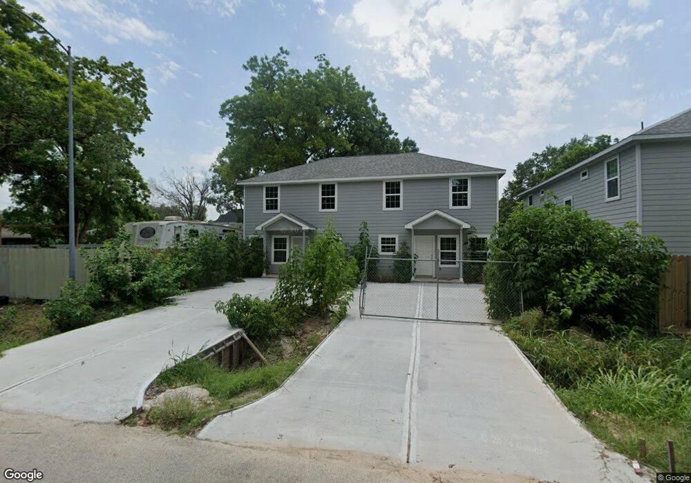 8599 Parkway Dr, Houston, TX 77088 - photo 1