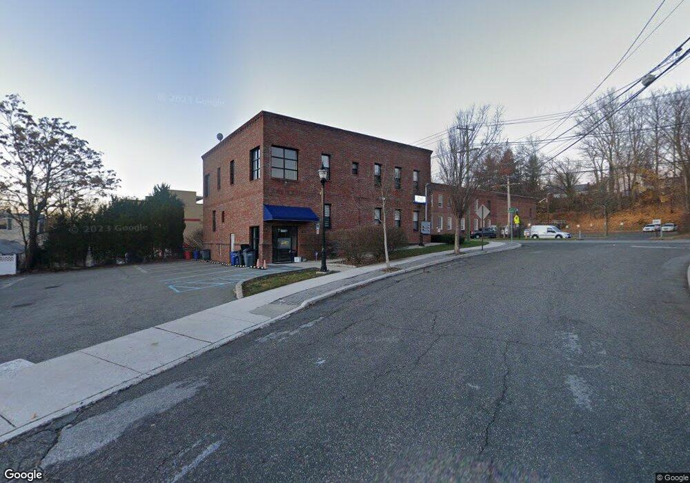 954 Kinderkamack Rd, River Edge, NJ 07661 - photo 1