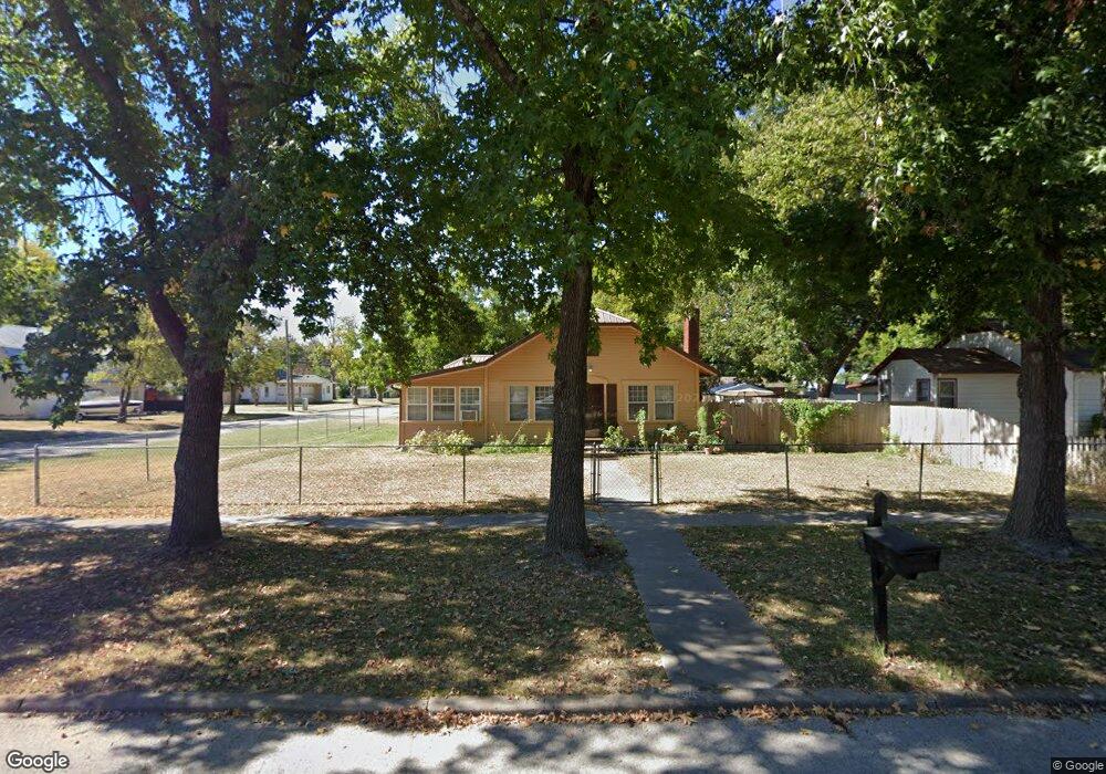 202 N Rowe St, Pryor, OK 74361 - photo 1