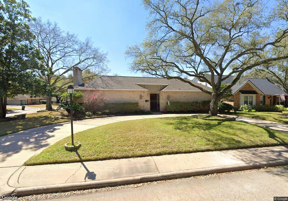 10103 Briar Rose Dr, Houston, TX 77042 - photo 1