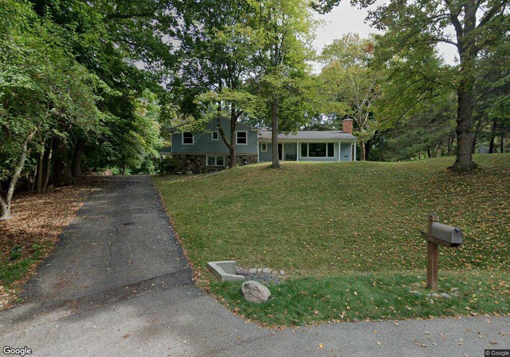 4349 Risdon Ct, Bloomfield Hills, MI 48302 - photo 1