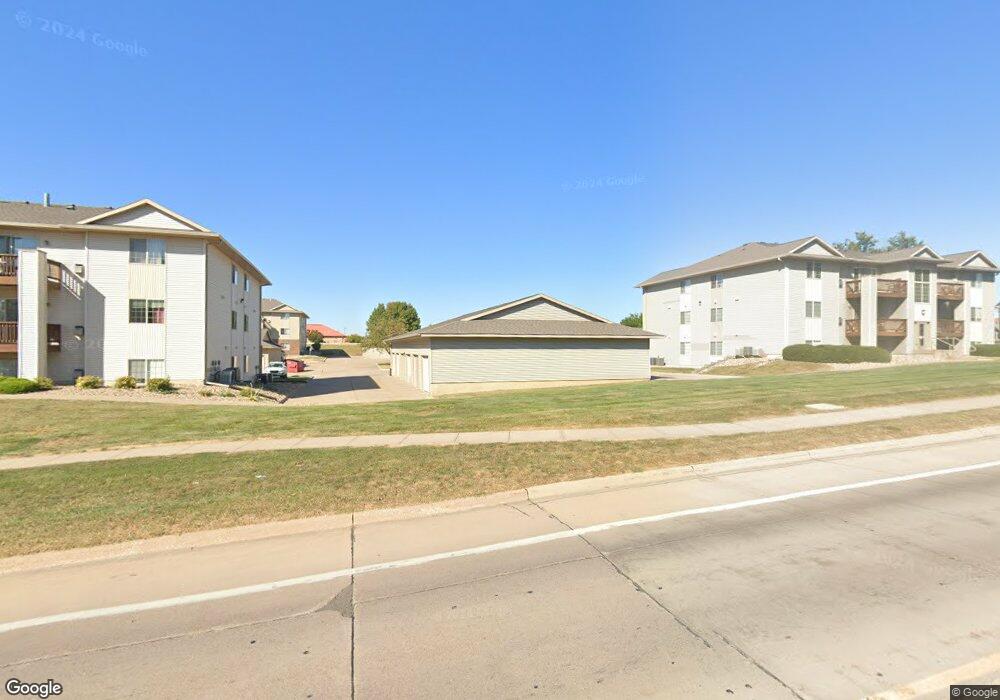 3050 Wilson Ave SW, Cedar Rapids, IA 52404 - photo 1