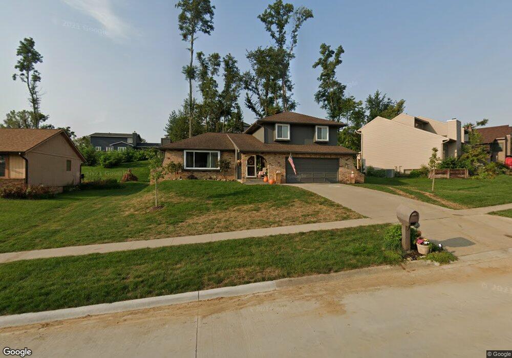 5103 Broadlawn Dr SE, Cedar Rapids, IA 52403 - photo 1