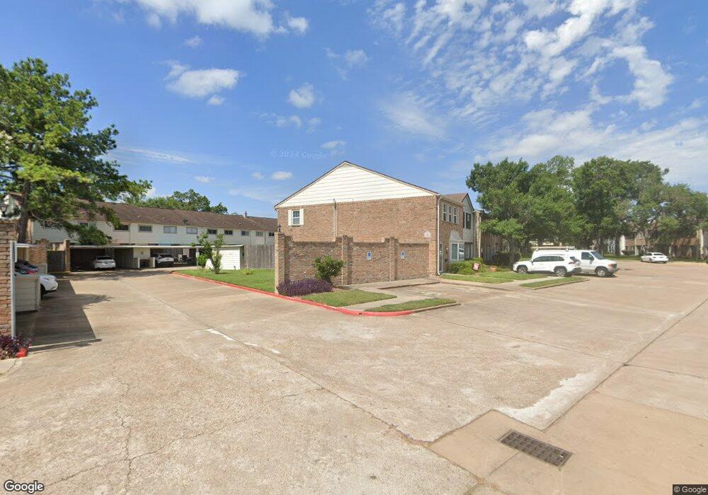 1366 Country Place Dr, Houston, TX 77079 - photo 1