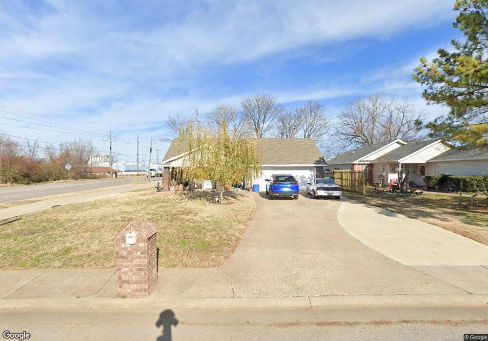 1267 W Bishop Dr, Rogers, AR 72756 - photo 1