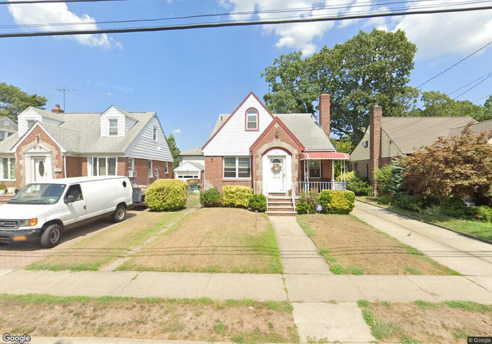 67 E Dover St, Valley Stream, NY 11580 - photo 1