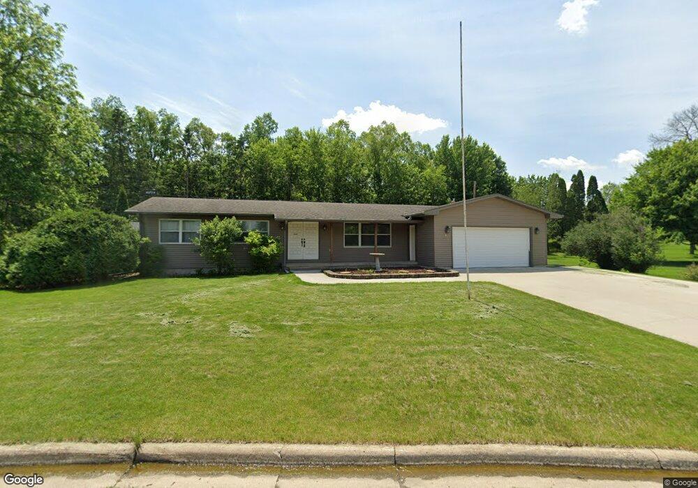 871 Pleasant Ave, Zumbrota, MN 55992 - photo 1