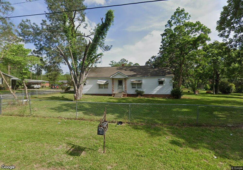 705 W Sultana Dr, Fitzgerald, GA 31750 - photo 1