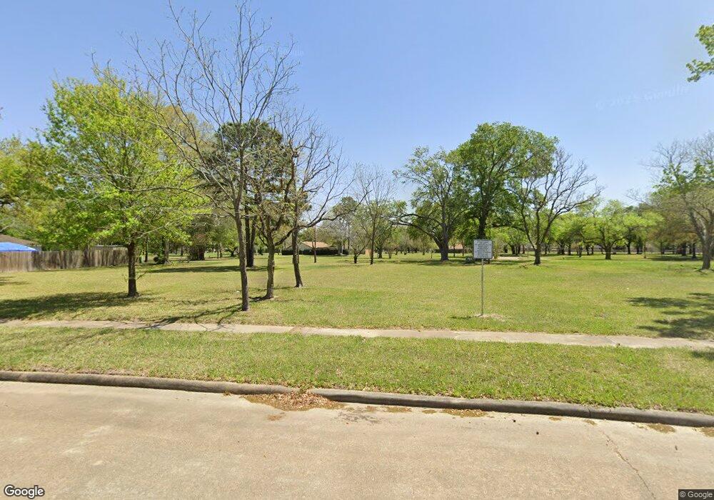 8011 Wood Canyon Dr, Houston, TX 77040 - photo 1