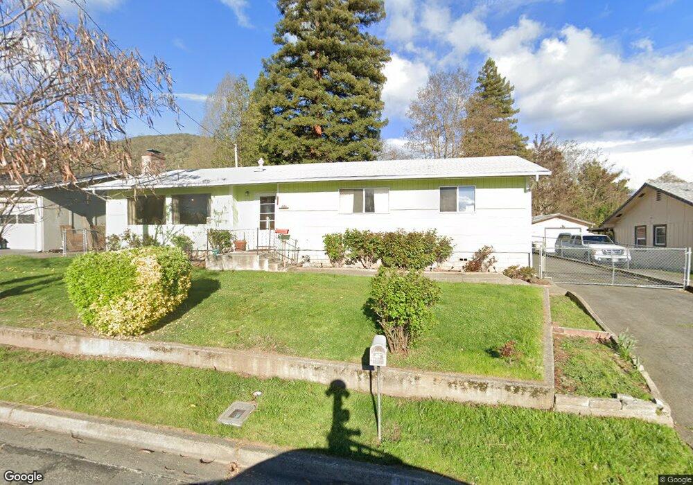 945 NE 11th St, Grants Pass, OR 97526 - photo 1