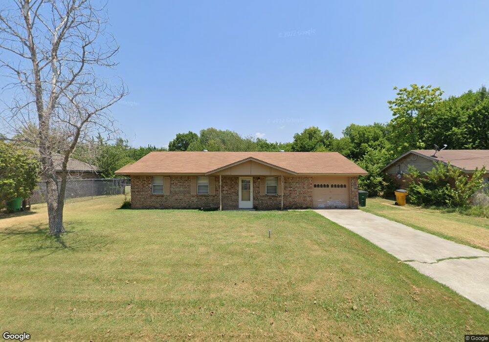1324 S Howeth St, Gainesville, TX 76240 - photo 1