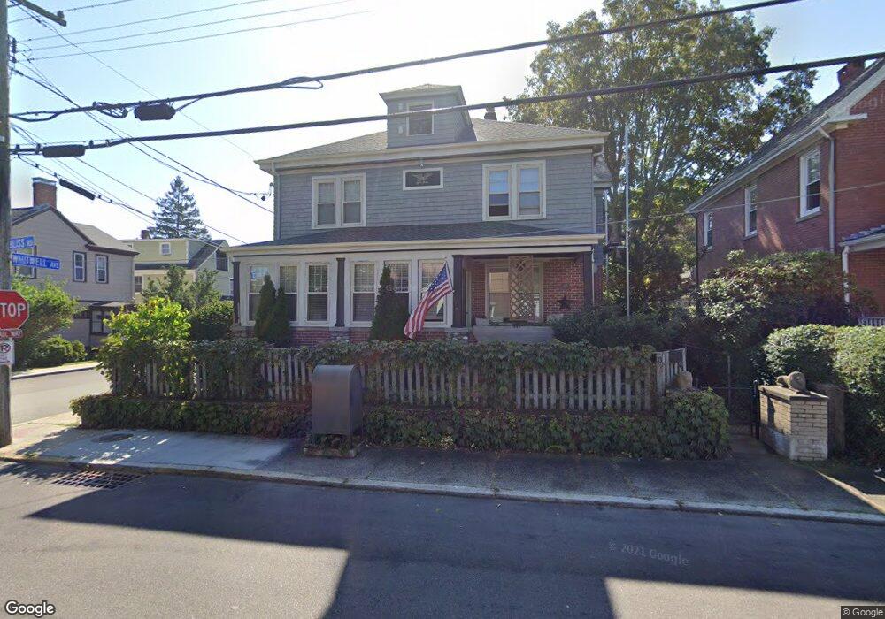 33 Bliss Rd, Newport, RI 02840 - photo 1