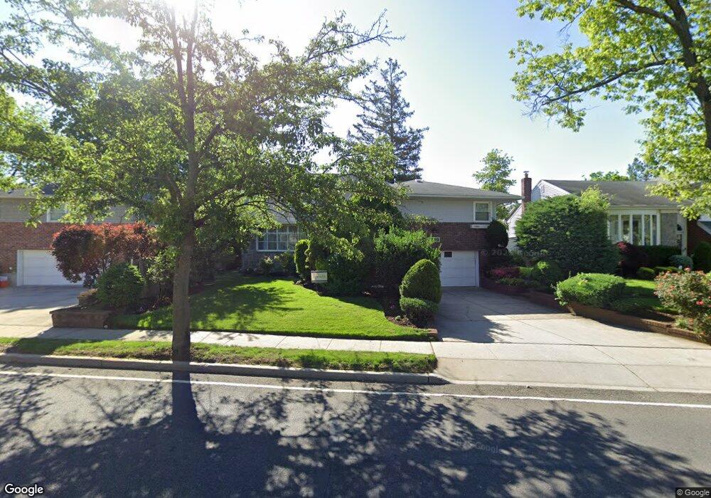 239 Woodfield Rd, West Hempstead, NY 11552 - photo 1