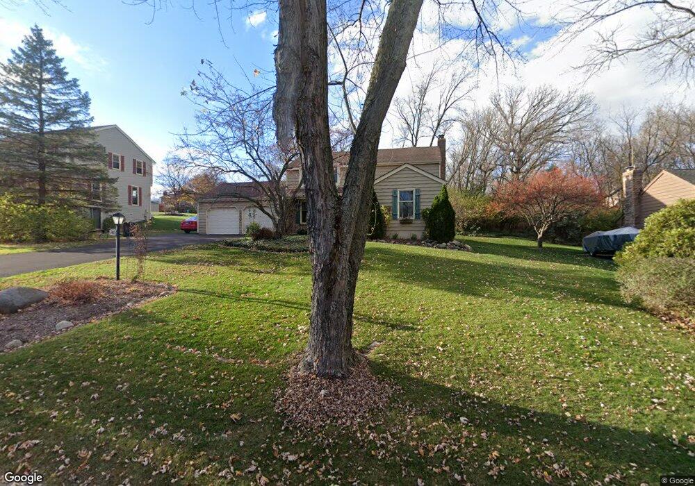 740 Oakview Dr, Algonquin, IL 60102 - photo 1