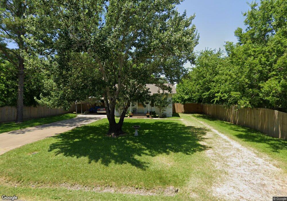 611 Poplar St, Bonham, TX 75418 - photo 1