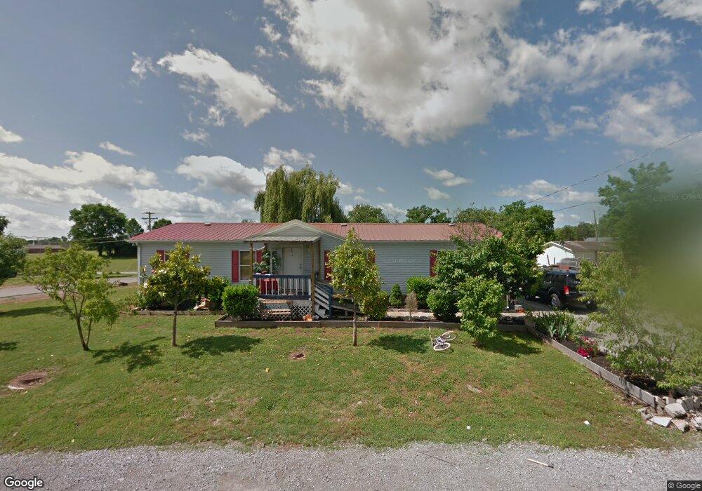 301 Cottonwood Dr, Shelbyville, TN 37160 - photo 1