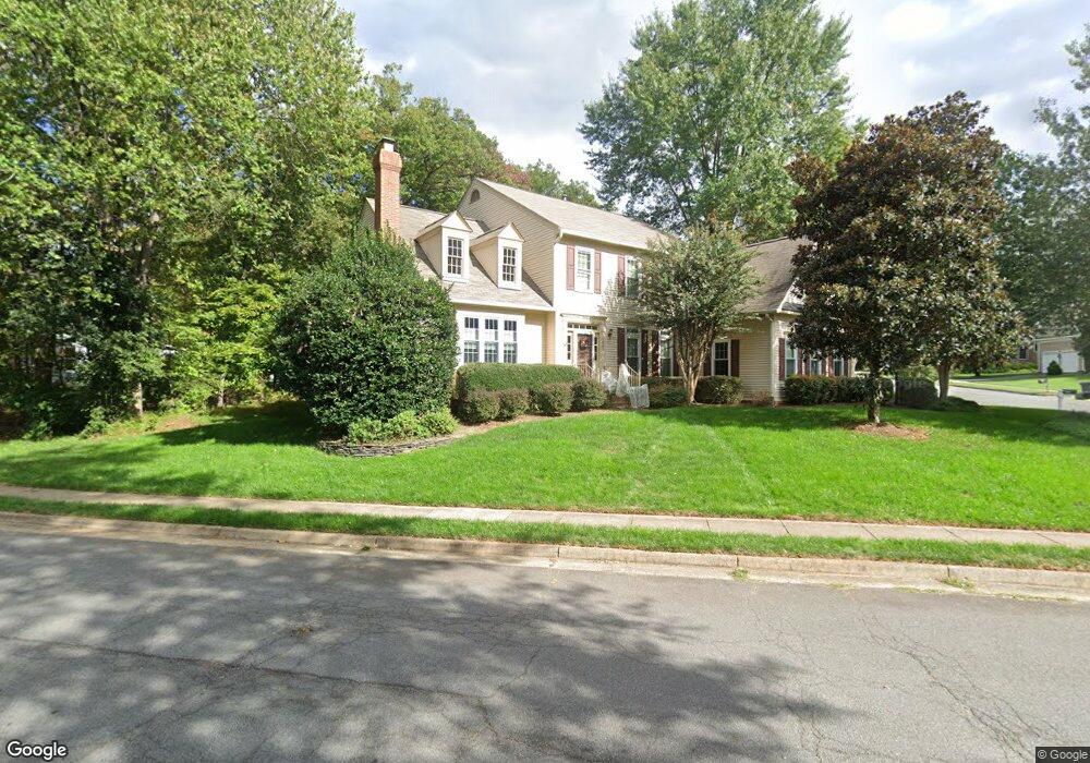 3301 Willow Glen Dr, Herndon, VA 20171 - photo 1